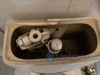 Loodgieter Nuland toilet spoelt niet meer door