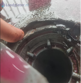 Lekkage platdak gevonden na kleurvloeistof