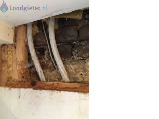 Loodgieter Leiding doorboord CV leiding doorboord