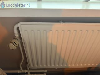 Loodgieter Spijkenisse Radiator wordt niet warm en andere is lek