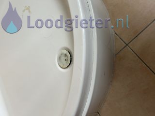 Loodgieter 's-Heerenberg Lekkage vanuit douchecabine naar onderliggend toilet