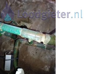 Loodgieter Radewijk Lekkage waterleiding direct onder het kruipluik