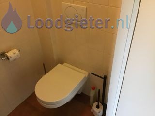 Loodgieter Sittard Hangend toiletpot plaatsen