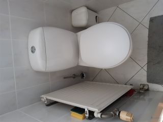 Loodgieter Best Leveren en plaatsen van een staand toilet