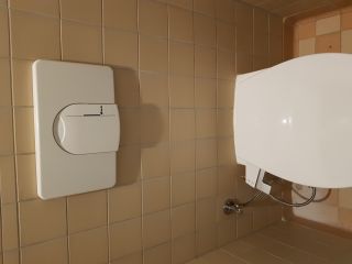 Loodgieter Den Dolder Doorlopend WISA inbouw toilet.