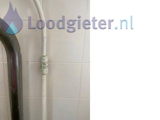 Loodgieter Haren (GR) Lekkage waterleiding onder de wastafel.