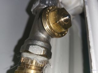 Loodgieter Zeist Verwarmingsknoppen monteren