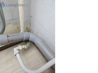 Loodgieter Reparatie radiator Lekkende radiator leiding