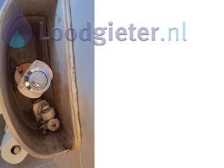 Loodgieter Stortbak wc vervangen Binnenwerk stortbak