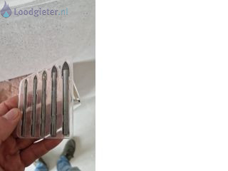 Loodgieter Afvoer verleggen Afvoer en waterleidingen verleggen, wastafelmeubel ophangen