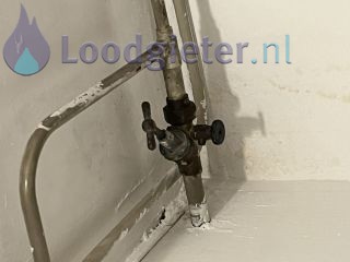 Loodgieter Leiden Vast zittende (wellicht geroest) hoofdkraan