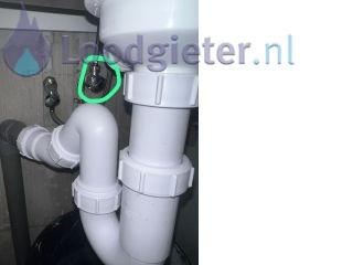 Loodgieter 's-Gravenzande Vaatwasser aansluiten en lekkage onder de wasbak