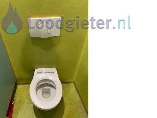 Loodgieter Almere Wisa inbouw toilet blijft doorlopen