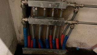Loodgieter Utrecht Lekkage op verdeler vloerverwarming