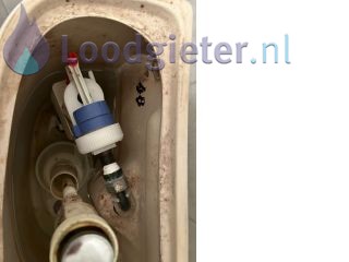 Loodgieter Den Bosch Staand Sphinx toilet vult zich zeer traag
