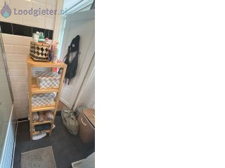 Loodgieter Kitranden vervangen Afkitten bad in badkamer
