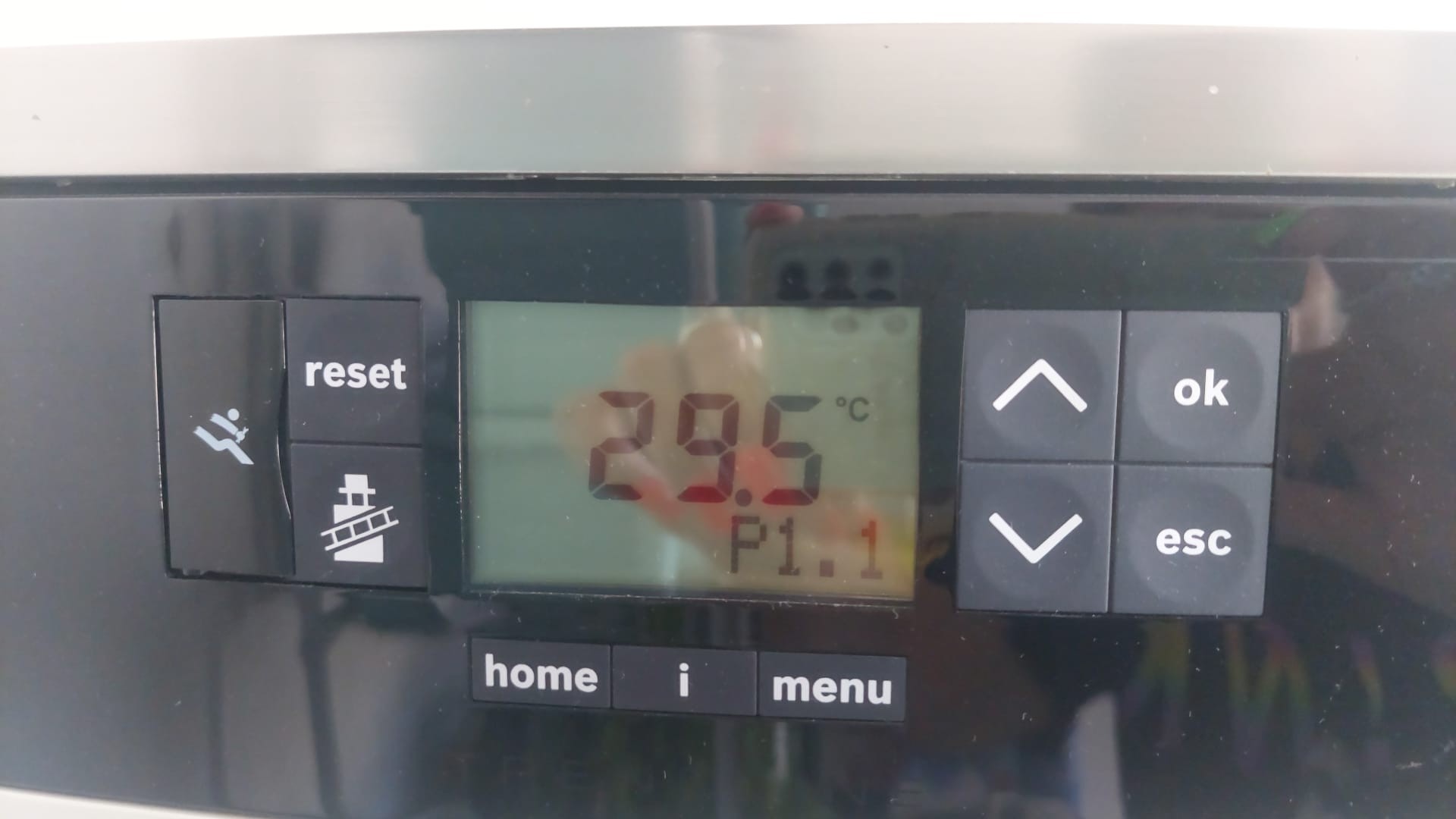 Geen warm water